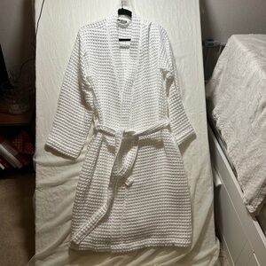 brooklinen dream weave white belted waffle robe adult size M 100% Turkish Cotton